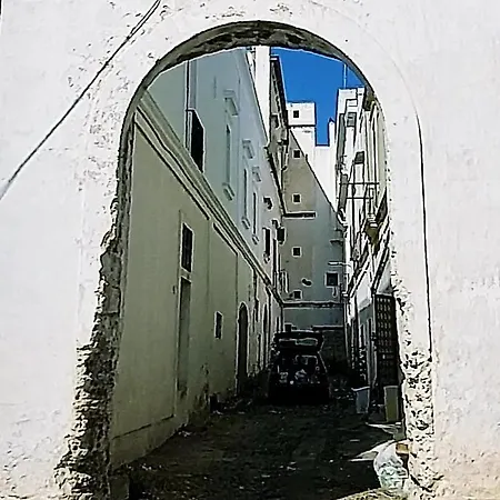 Sotto L'arco